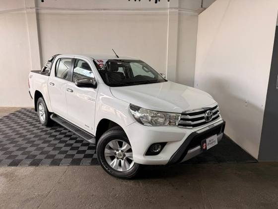 TOYOTA HILUX 2.7 SRV 4X4 CD 16V FLEX 4P AUTOMÁTICO TOYOTA HILUX 2.7 SRV 4X4 CD 16V FLEX 4P AUTOMÁTICO
